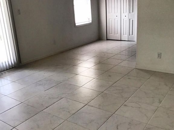 3rd image of 208 Pompano Dr SE APT B