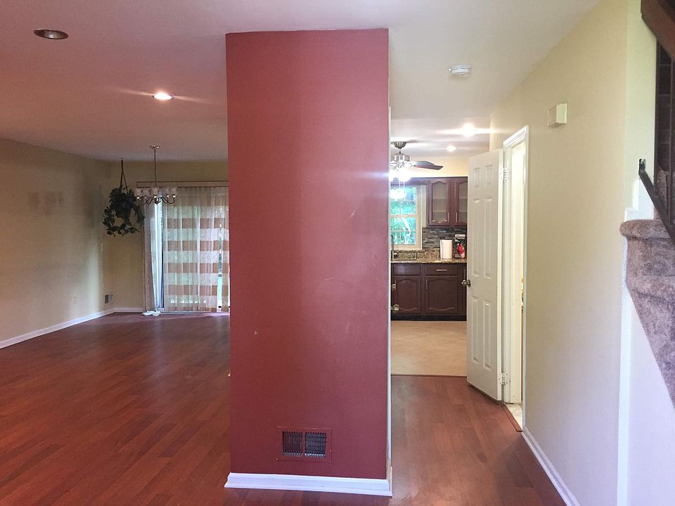 1st FL: Inside view from front door