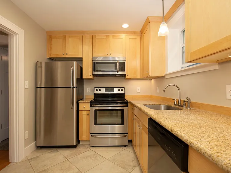 The Sherne Apartments — Photo 2
