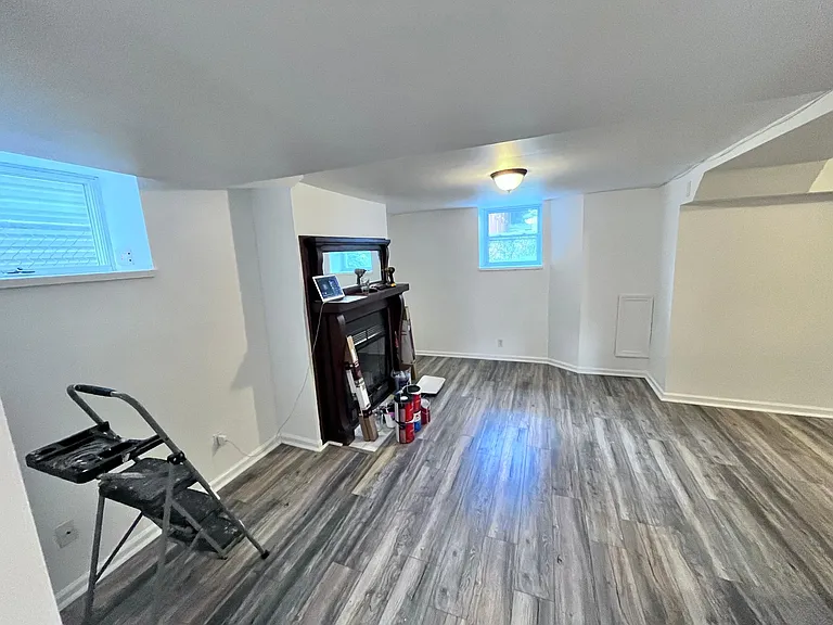 119 W Sycamore St #B — Photo 5
