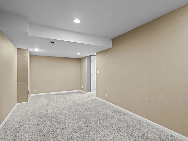 2700 Perry St — Photo 31