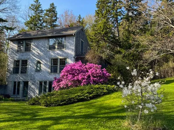 496 Old County Road, Sedgwick, ME 04676