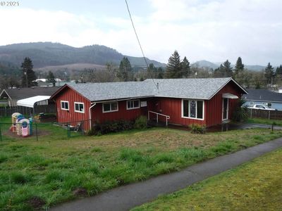 239 E B Ave, Drain, OR, 97435