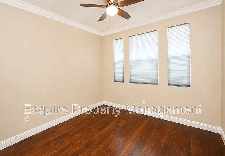 2337 Chapel Dr #9 — Photo 6
