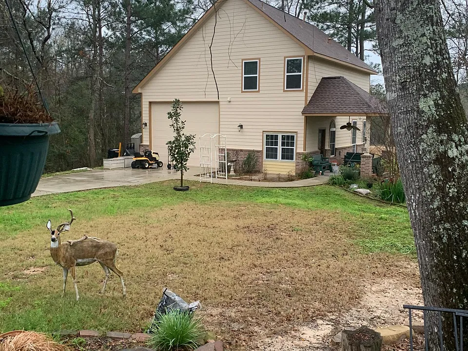 Sits on 2 acres