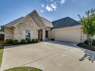 1006 Kensington Dr, Flowood, MS 39232