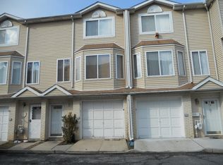 21 Gil Ct, Staten Island, NY 10312