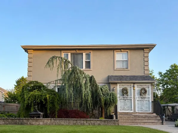 14 Vanata Court, Hempstead, NY 11550