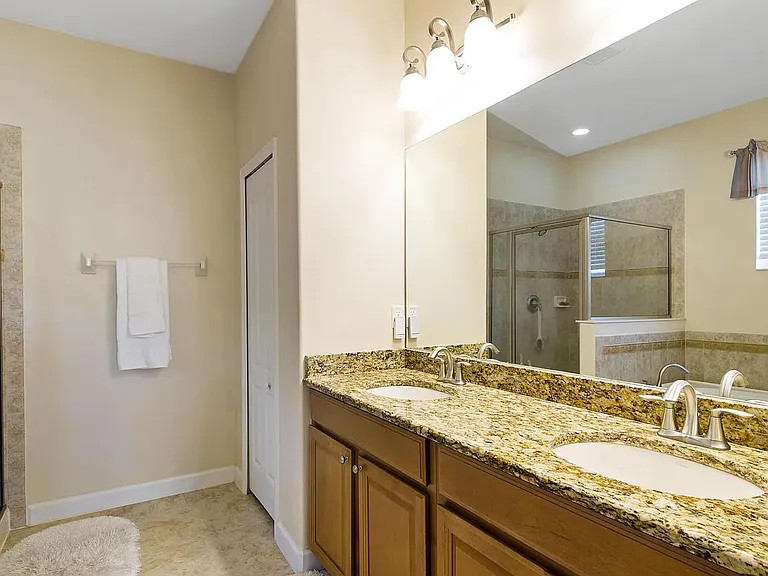 5919 Croydon Ct — Photo 13