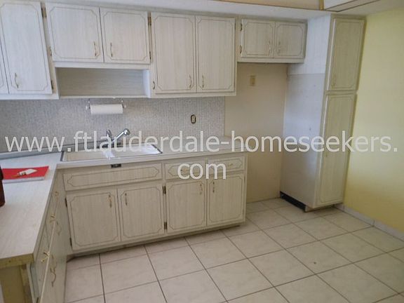 5th image of 1351 NE Miami Gardens Dr APT 611E