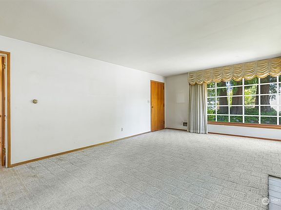 5th image of 19131 68th Avenue W