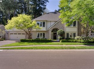 14053 Amberwood Cir, Lake Oswego, OR 97035