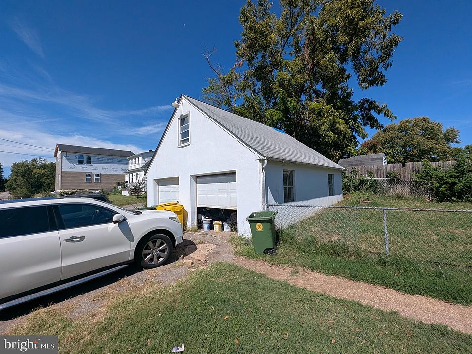 2nd image of 4214 4th St