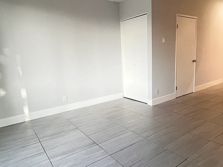 Roscoe Townhomes — Photo 43