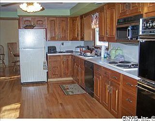 2nd image of 415 Old Cove Rd