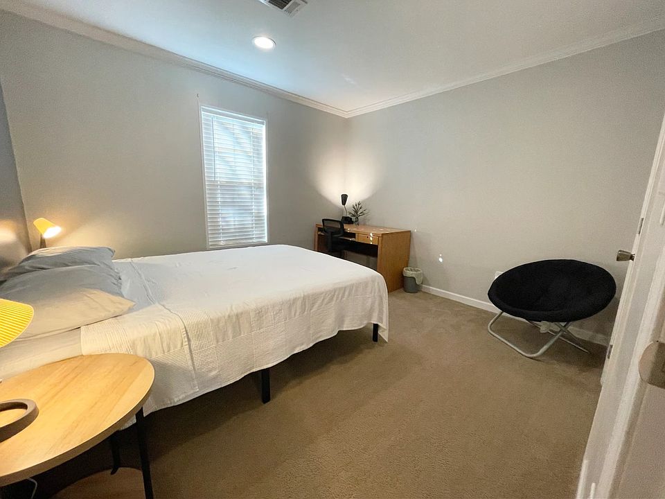 1st image of 138 Gilbert St