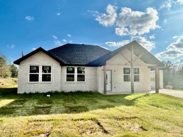 406 Elm St, Overton, TX 75684