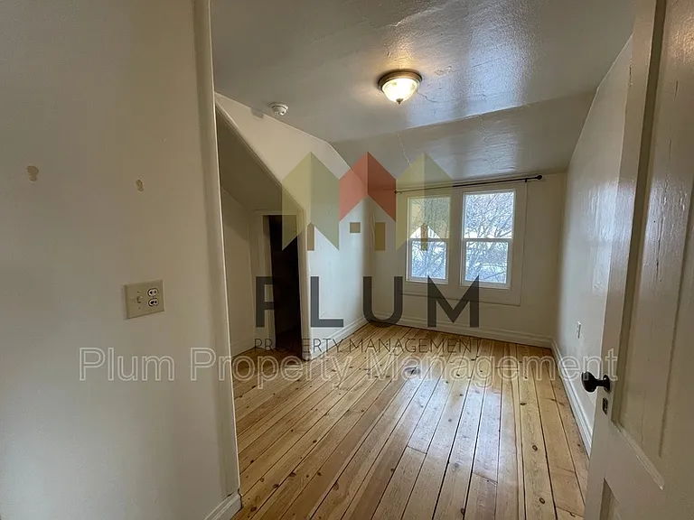 807 Bulwer St #B — Photo 6