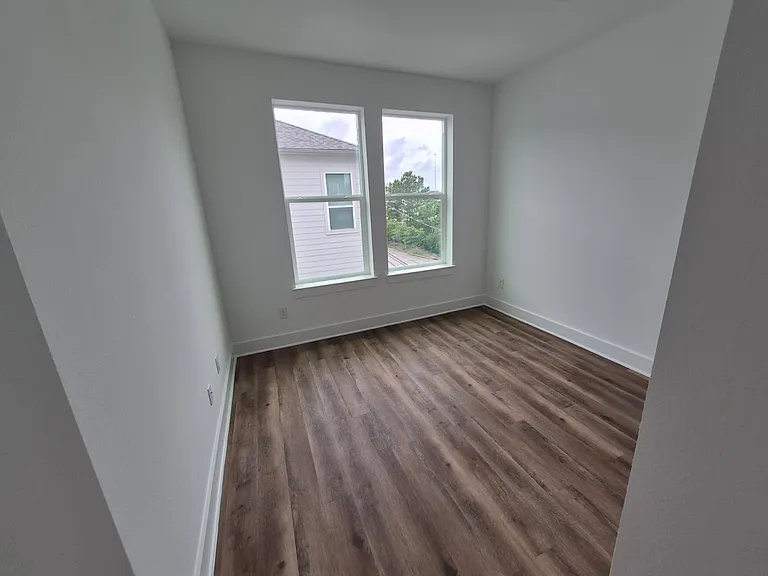 3217 Saint Emanuel St — Photo 14