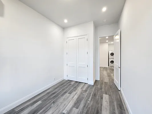 Rented by Astoria Realty | media 19