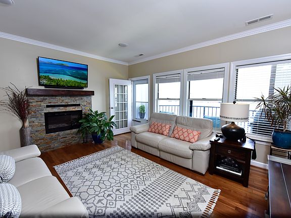 3rd image of 475 Water St APT 507