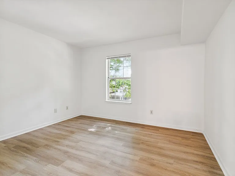 Amhurst III Apartments — Photo 17
