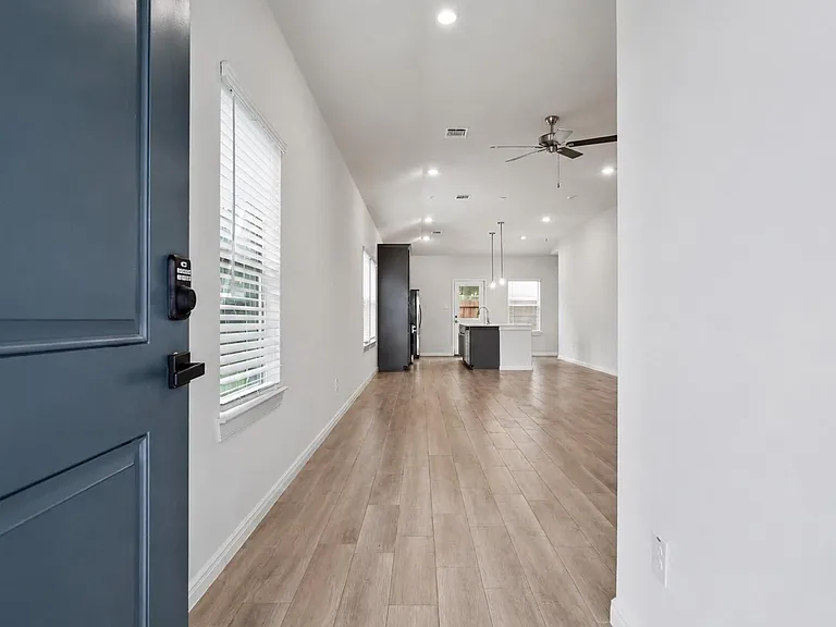 8018 Fijian Cypress Dr — Photo 7