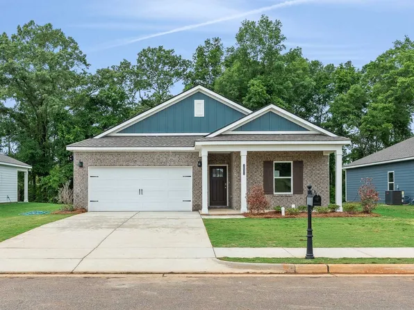 1031 Garden Ln, Prattville, AL 36066