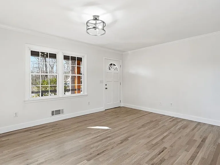 2810 Shaw Rd — Photo 9