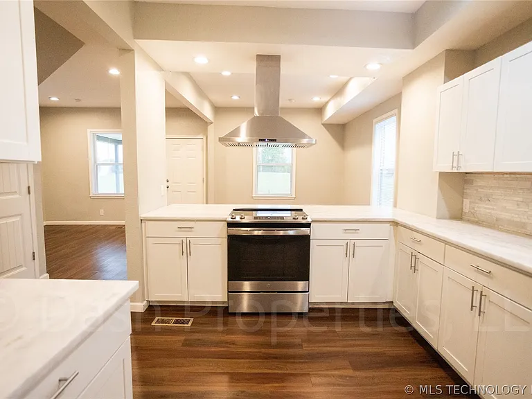 821 S Quaker Ave — Photo 21