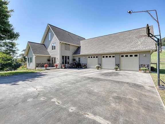 2nd image of 208 Rich Dr