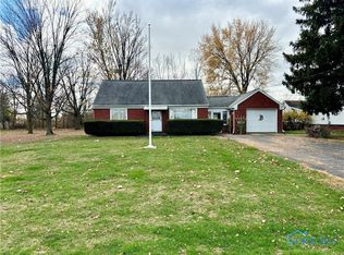 5536 Corduroy Rd, Oregon, OH 43616