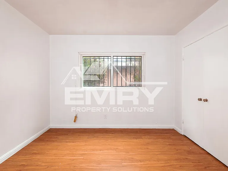 10530 Crenshaw Blvd — Photo 7