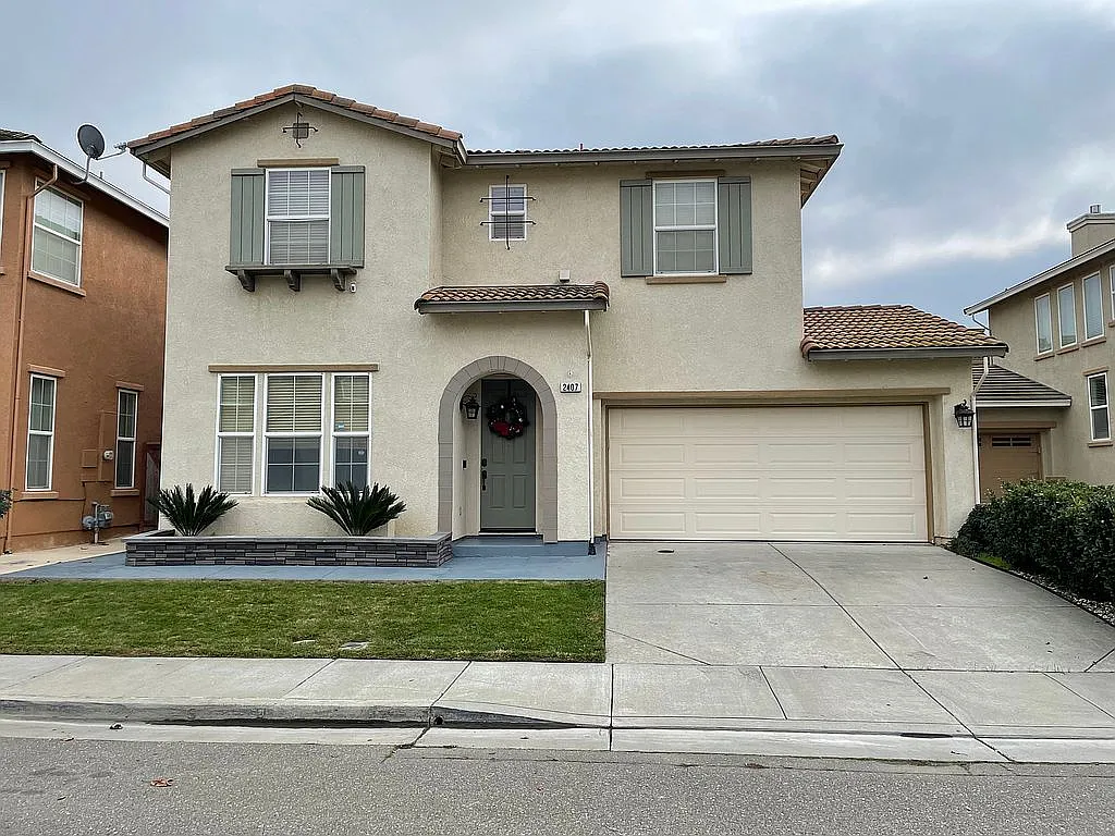 2407 Hanson Dr photo 1