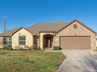 313 N Laramie Cir, Pilot Point, TX 76258