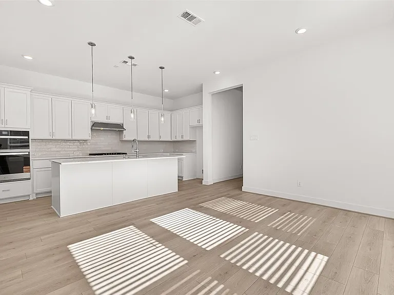 4916 Northern Woods Dr — Photo 6