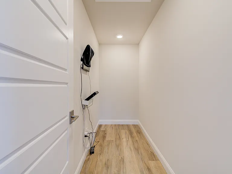 6924 Nashville Ave — Photo 14