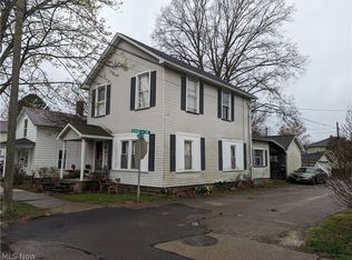 230 3rd St SW, New Philadelphia, OH 44663