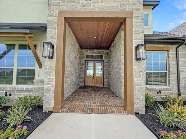 7435 S Aberdeen Dr, Cleburne, TX 76033
