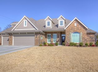 2708 SE Vicksburg St, Bartlesville, OK 74006
