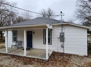 507 N Lake Ave, Harrisonville, MO 64701