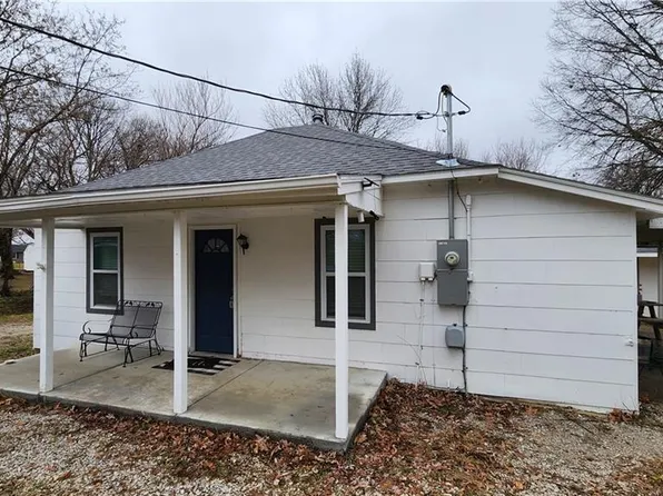 507 N Lake Ave, Harrisonville, MO 64701