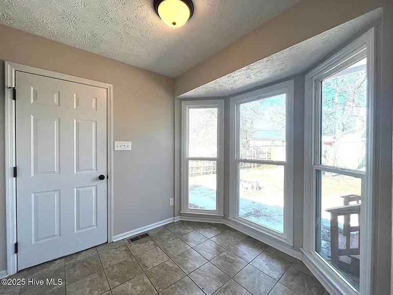 3544 Lubbock Dr — Photo 10