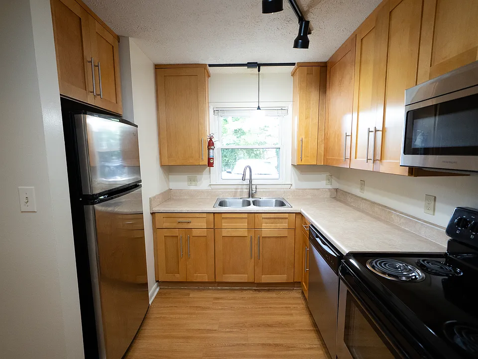 800 Horn In The West Dr #6