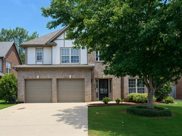 8738 Highlands Dr, Trussville, AL 35173