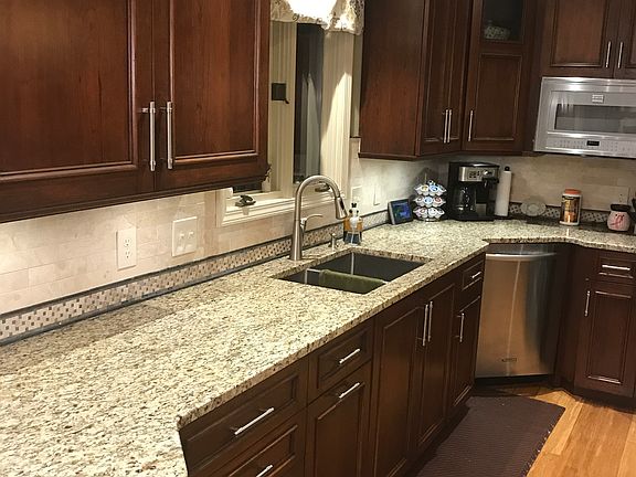 4th image of 7119 Holly Springs Ct
