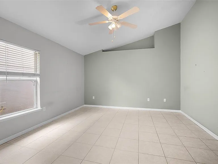 265 Jocelyn Dr — Photo 27