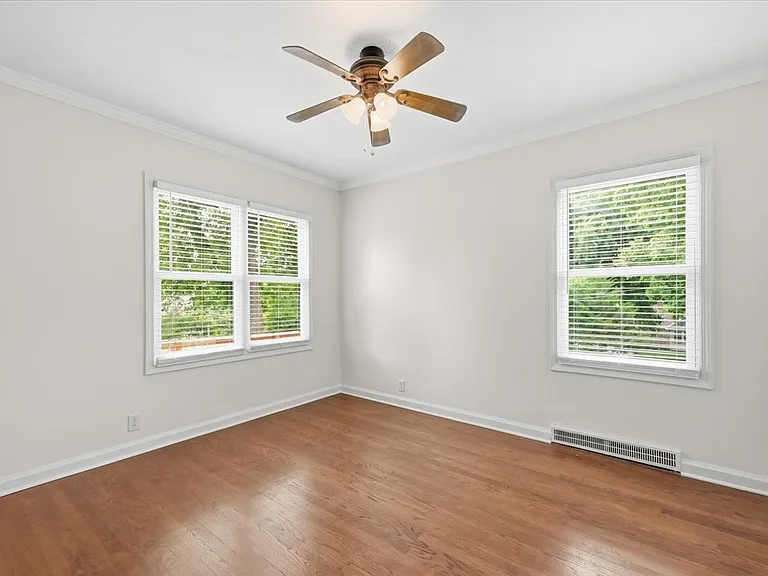 2130 S 61st Ave — Photo 13