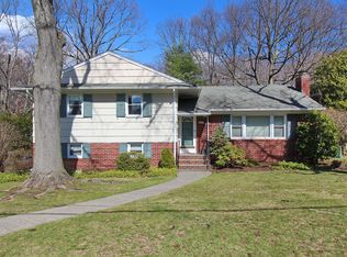 85 Sherwood Dr, New Providence, NJ 07974