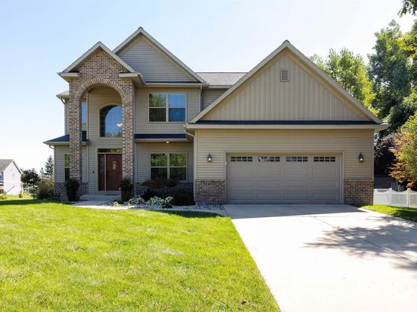 2804 Hollyberry Dr, Midland, MI 48642